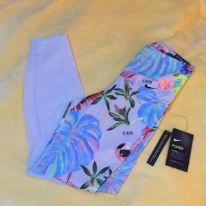 Nike women’s 7/8 tights!